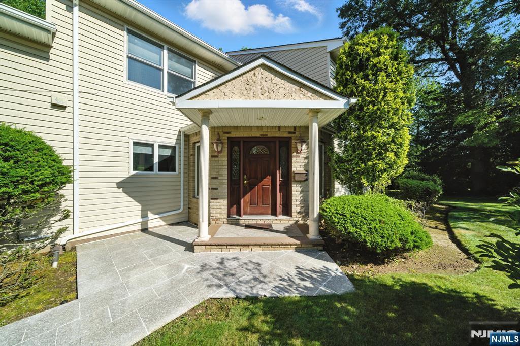 Property Photo:  7 Stony Ridge Drive  NJ 07642 