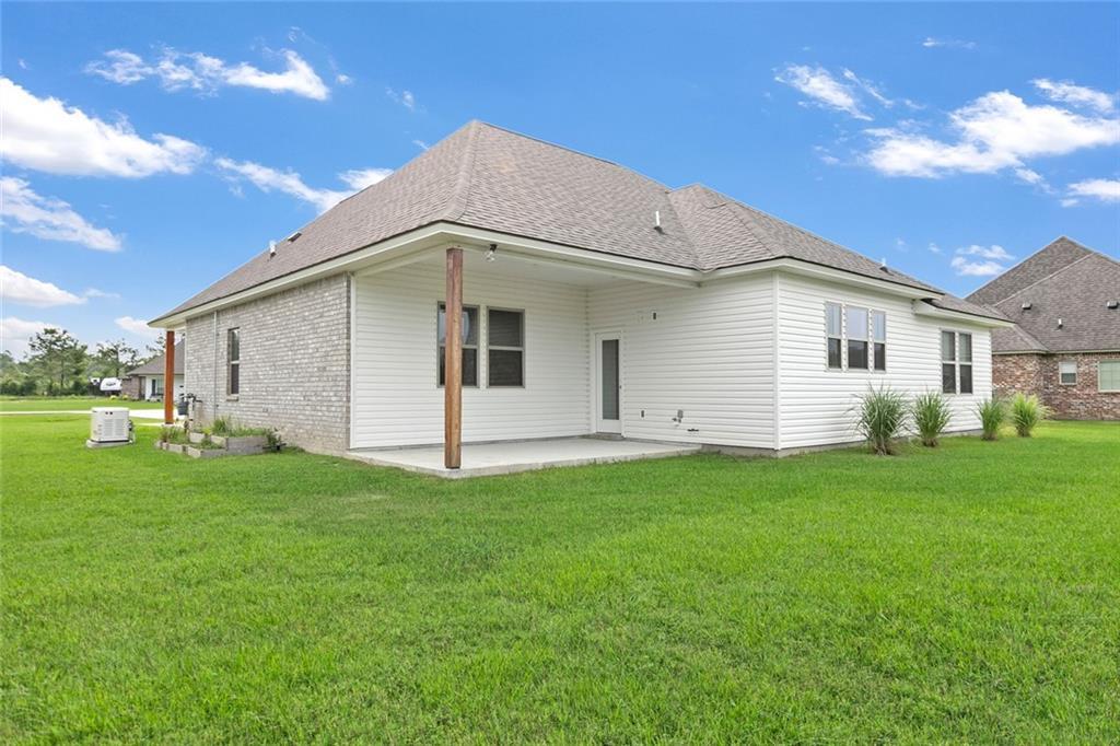 Property Photo: 31861 Redrick Drive LA 70785