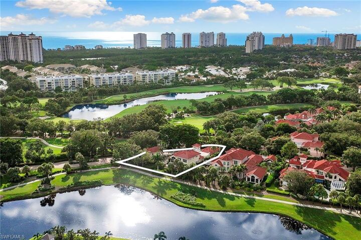Property Photo: 7004 Verde Way FL 34108