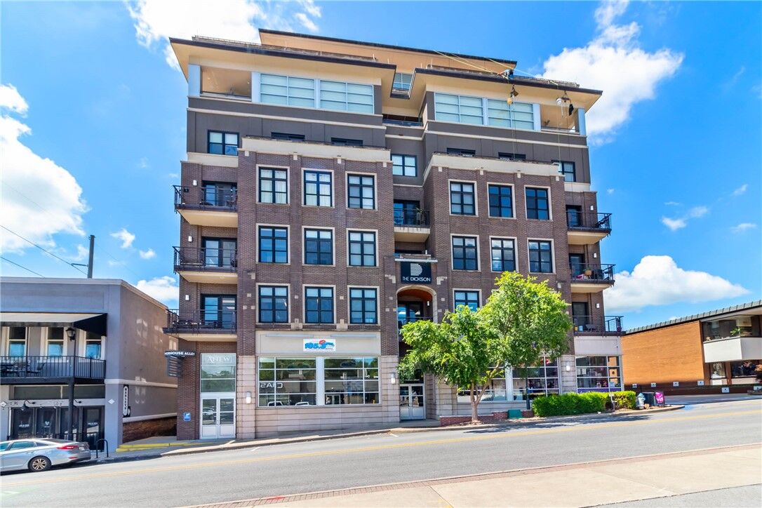 Property Photo: 609 W Dickson Street 505 AR 72701
