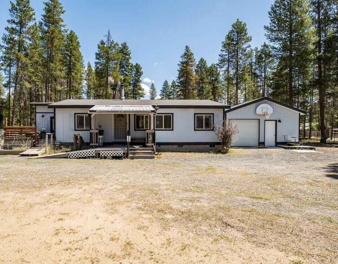 Property Photo: 52644 Skidgel Road OR 97739