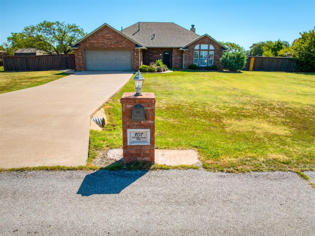 Property Photo: 107 NW Valleybrook OK 73505