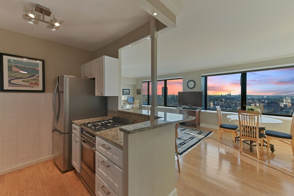 Property Photo: 85 East India Row 25H MA 02110