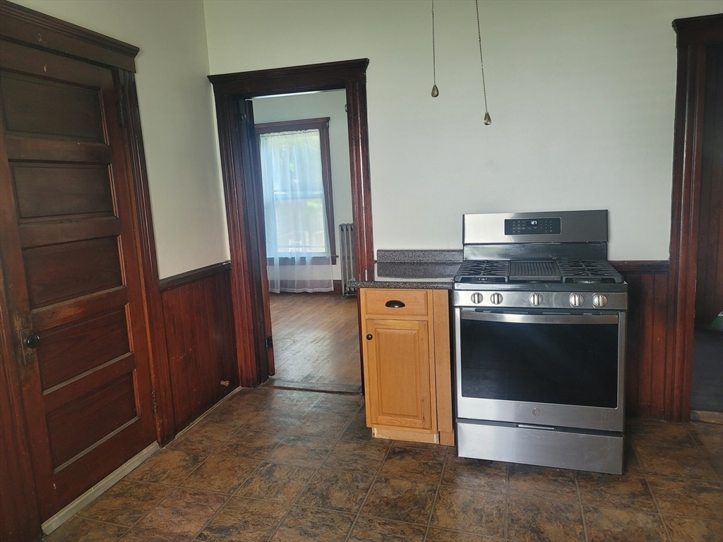 Property Photo:  32 Paine St 2  MA 01605 