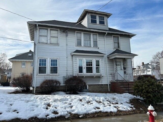 Property Photo:  3 Woodleigh Rd 2  MA 02472 