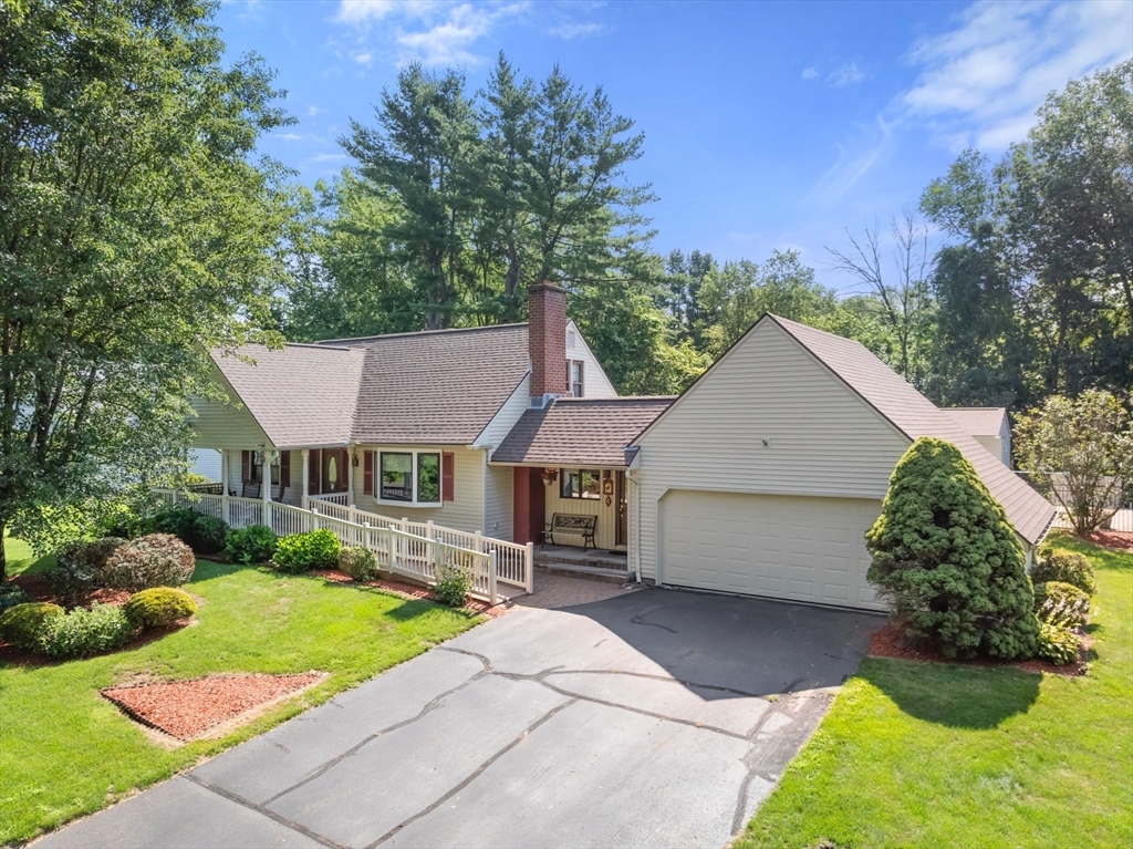 Property Photo:  4 Redwing Rd  CT 06082 