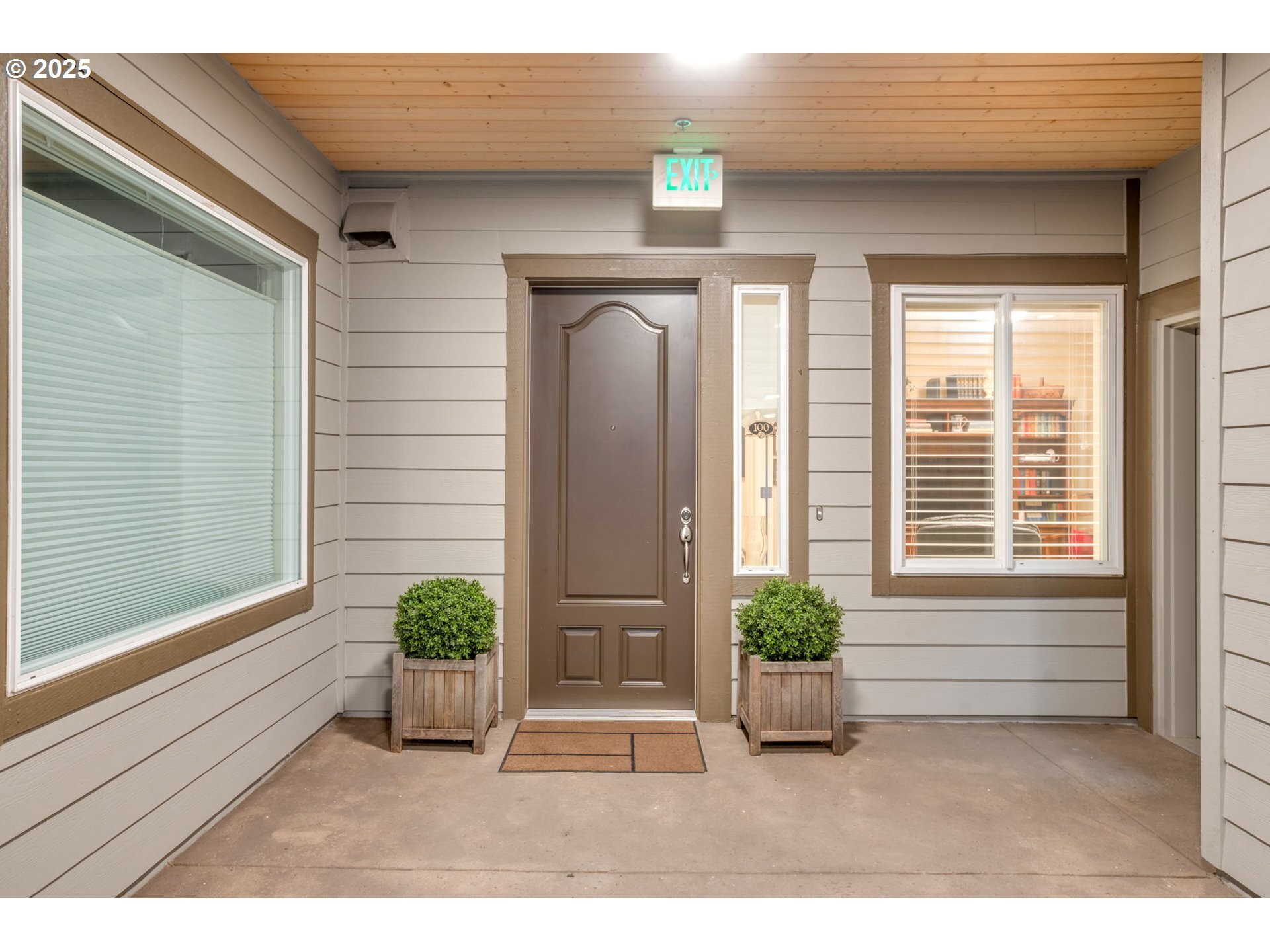 Property Photo: 5605 SE Scenic Ln 100 WA 98661