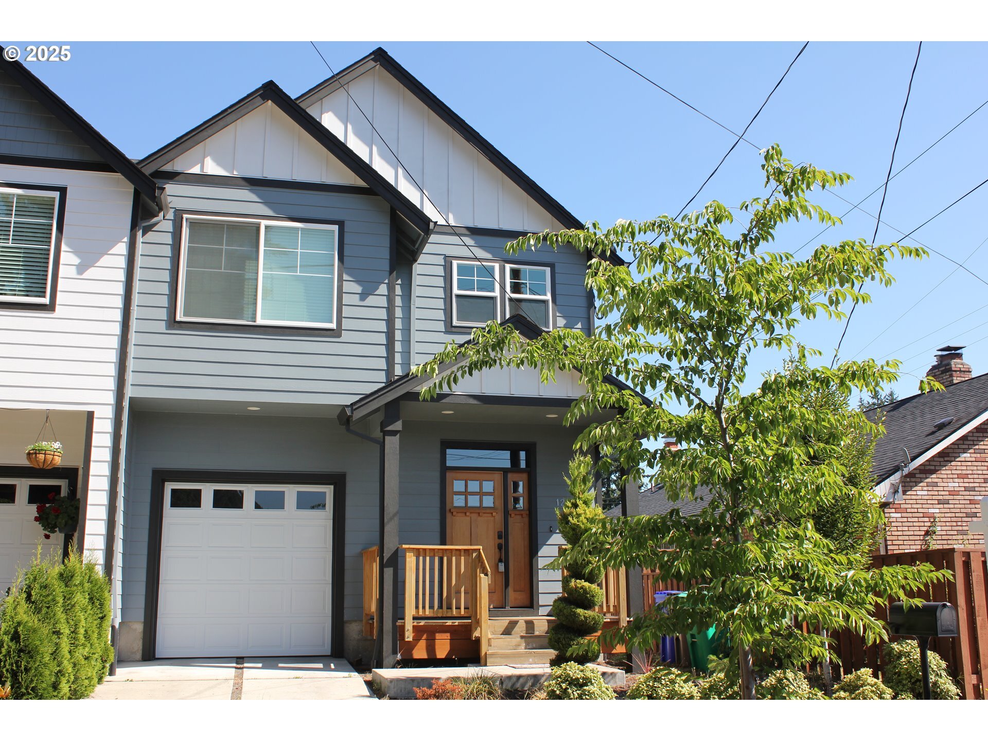 Property Photo:  12181 SE Liebe St  OR 97266 