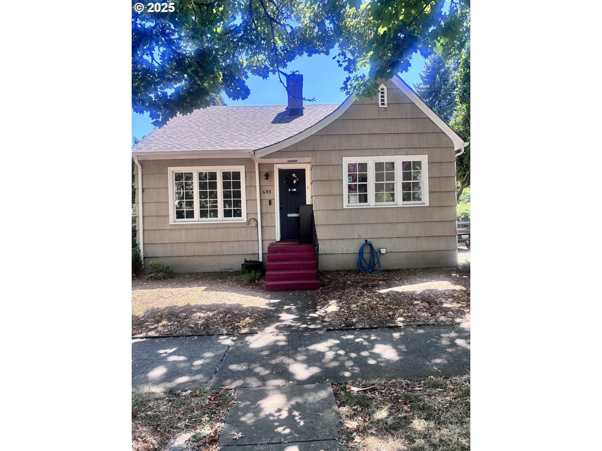 Property Photo: 648 W 8th Ave OR 97402