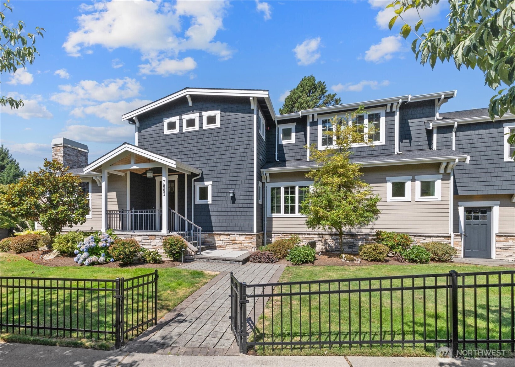Property Photo:  7803  115th Place NE  WA 98033 