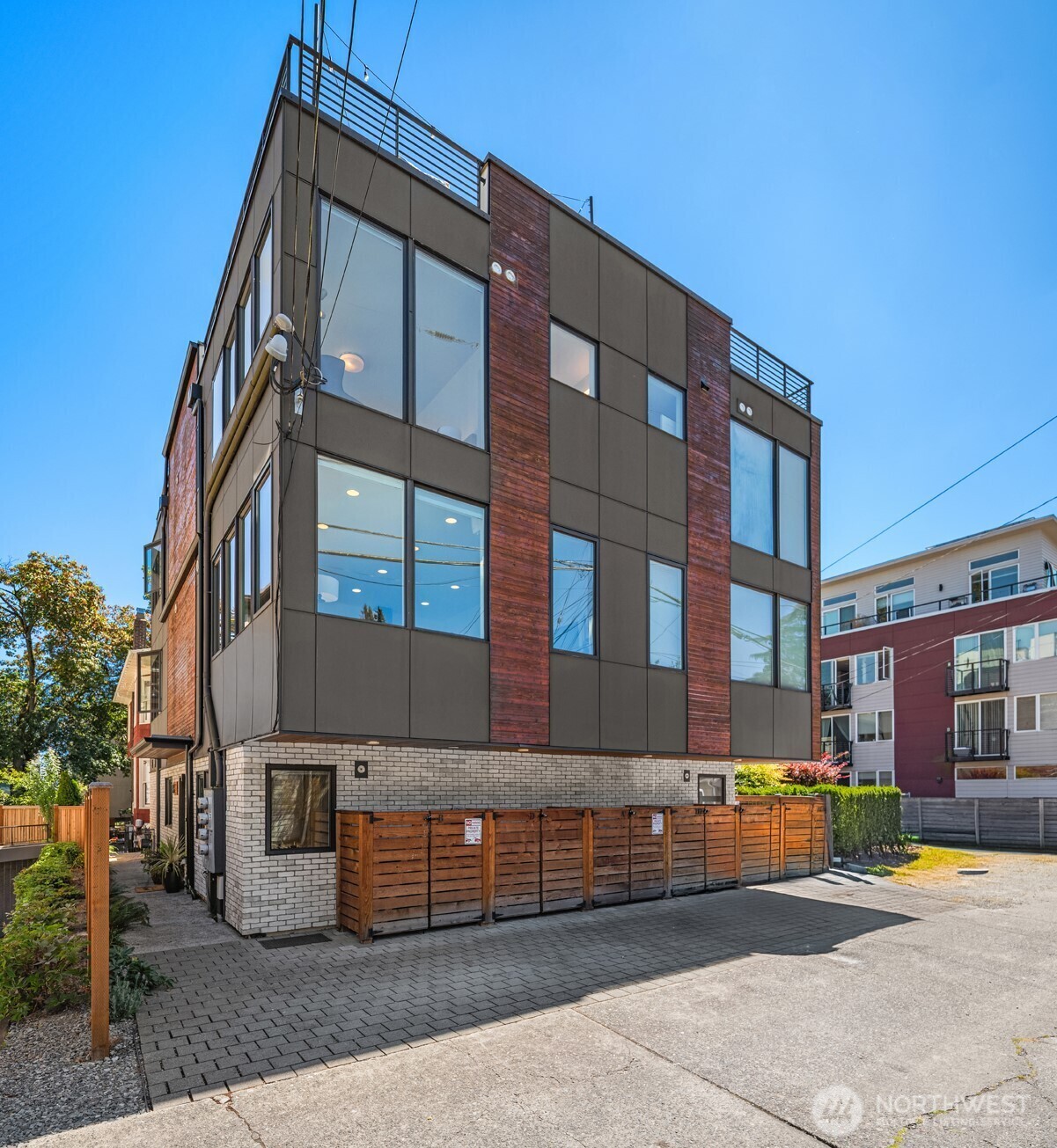 119  18th Avenue E B  Seattle WA 98112 photo