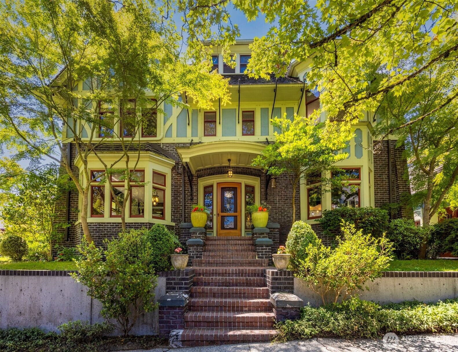 Property Photo: 1439 E Ward Street WA 98112