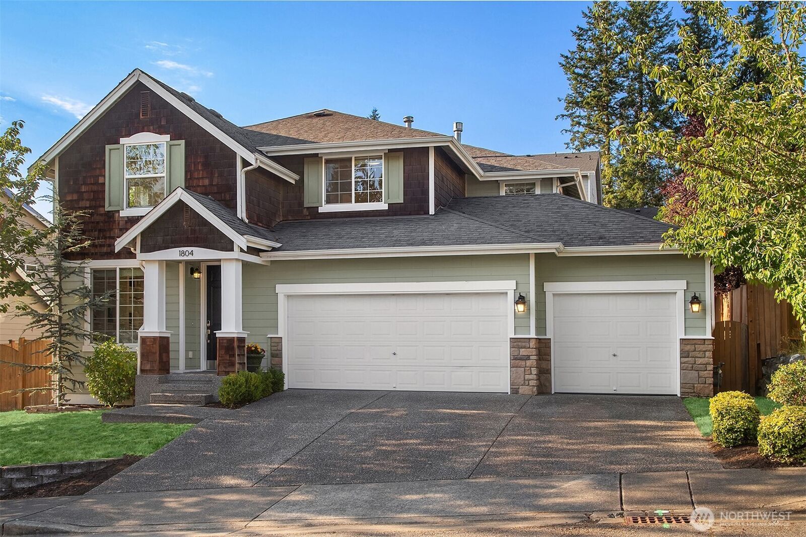 Property Photo: 1804 Weaver Way WA 98290