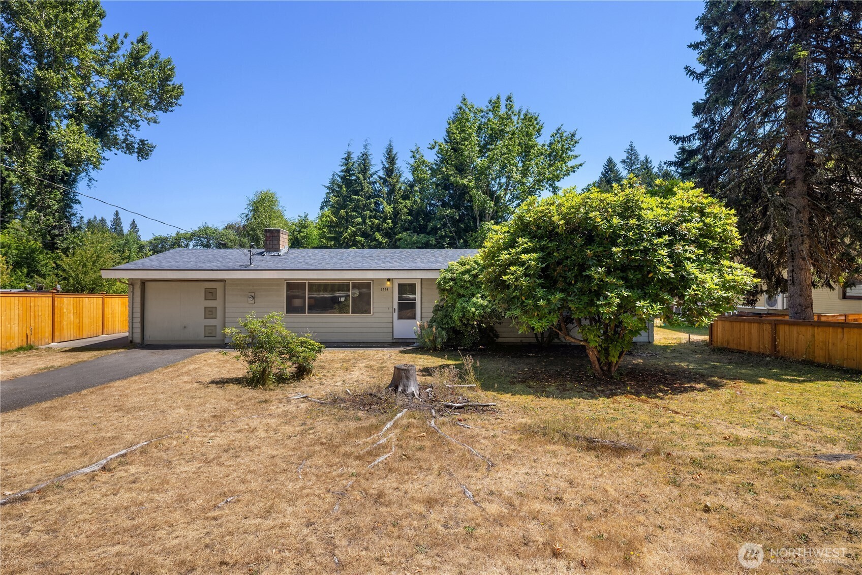Property Photo: 9714 132nd Avenue NE WA 98033