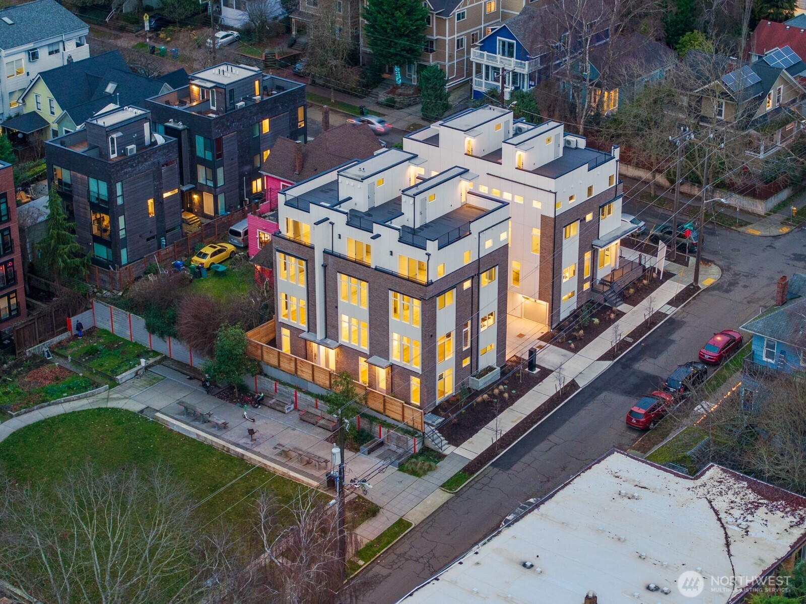 Property Photo:  1064 E Republican Street  WA 98102 