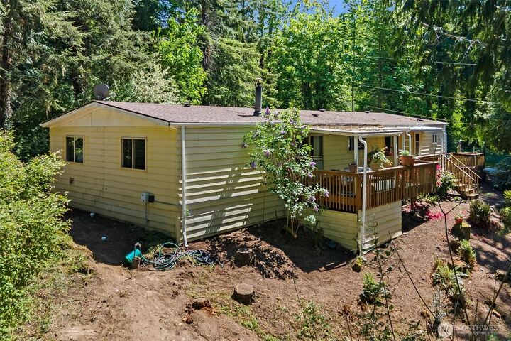 987  Rowe Road  Camano Island WA 98282 photo