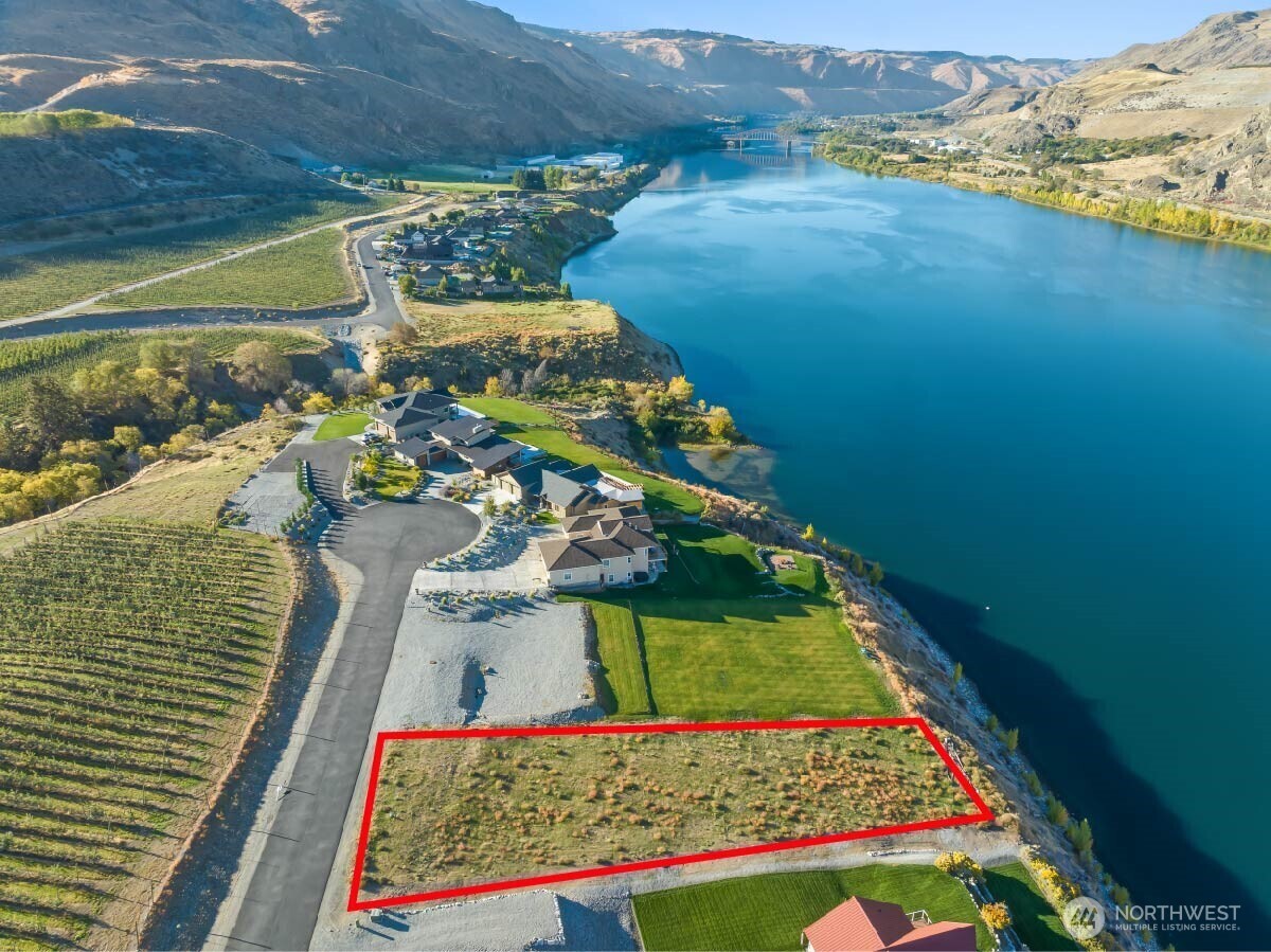 Property Photo:  7 N Shore Drive  WA 98843 
