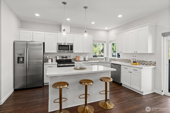 Property Photo:  310  Olive Street SE  WA 98360 