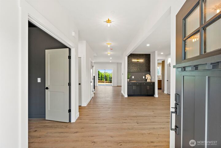 Property Photo:  1238  9th Street SW  WA 98371