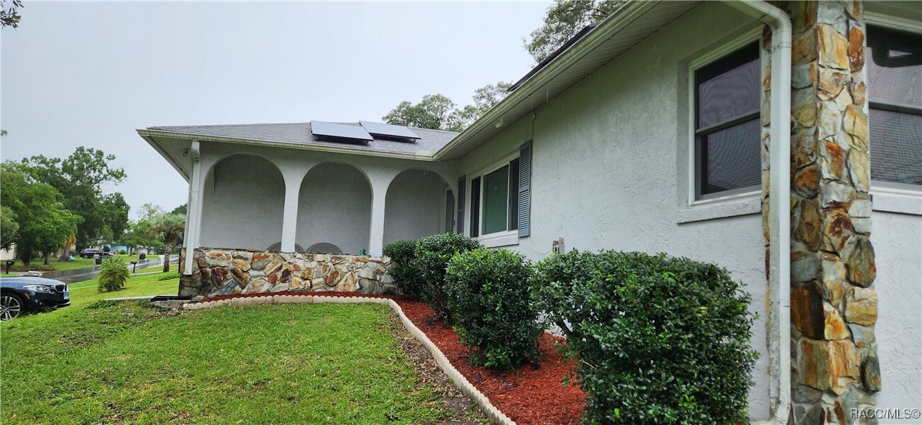 Property Photo: 227 S Lee Street FL 34465
