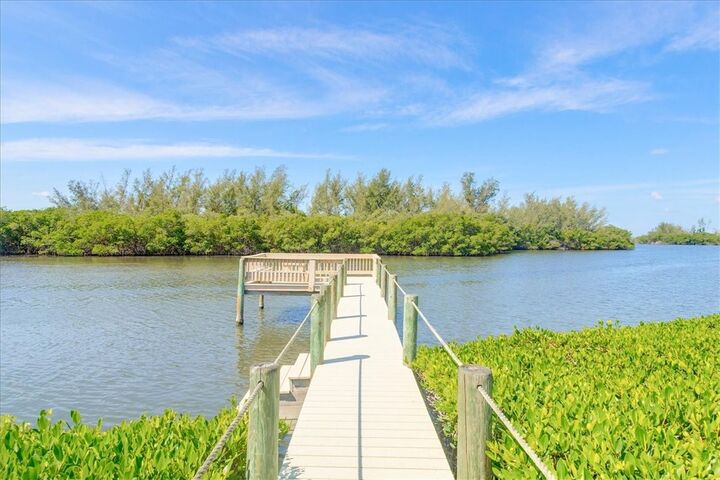 Property Photo:  350 Hammock Shore Drive  FL 32951 