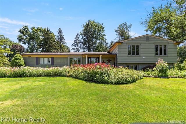 Property Photo:  2653 W Wattles Road  MI 48098 