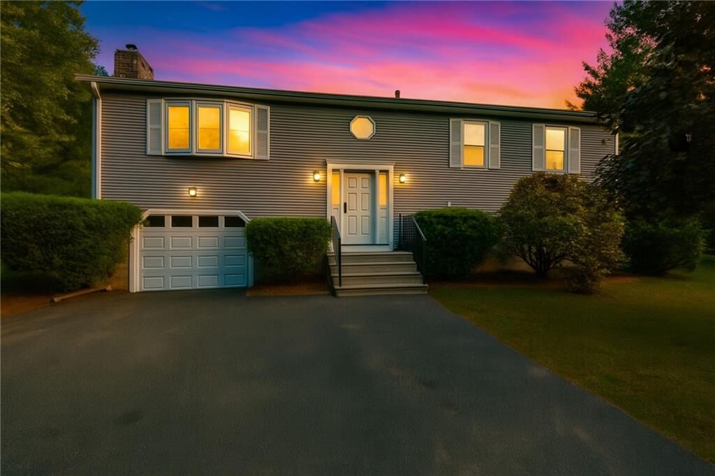 Property Photo:  34 Winsor Avenue  RI 02919 