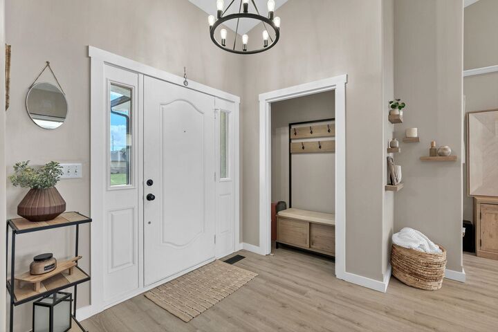 Property Photo:  1459 S Shiloh Ct  KS 67207-6587 