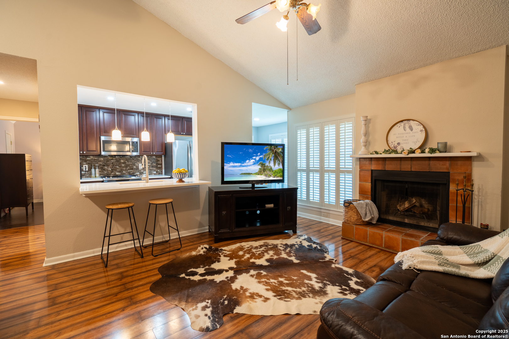 Property Photo: 2255 Thousand Oaks Dr 105 TX 78232