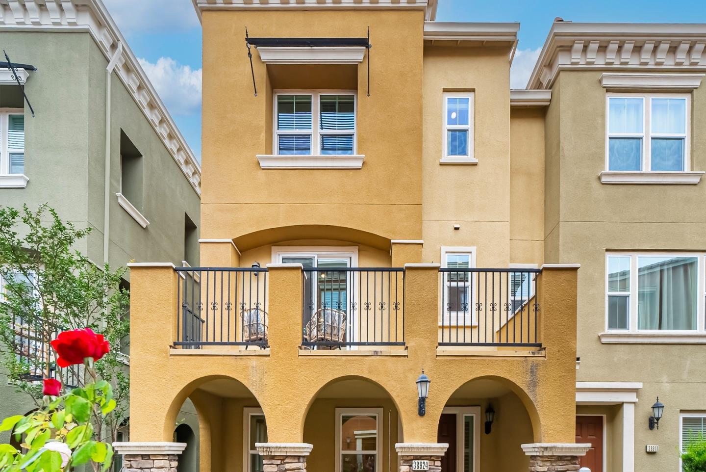 Property Photo: 38924 Spicebush Place CA 94560