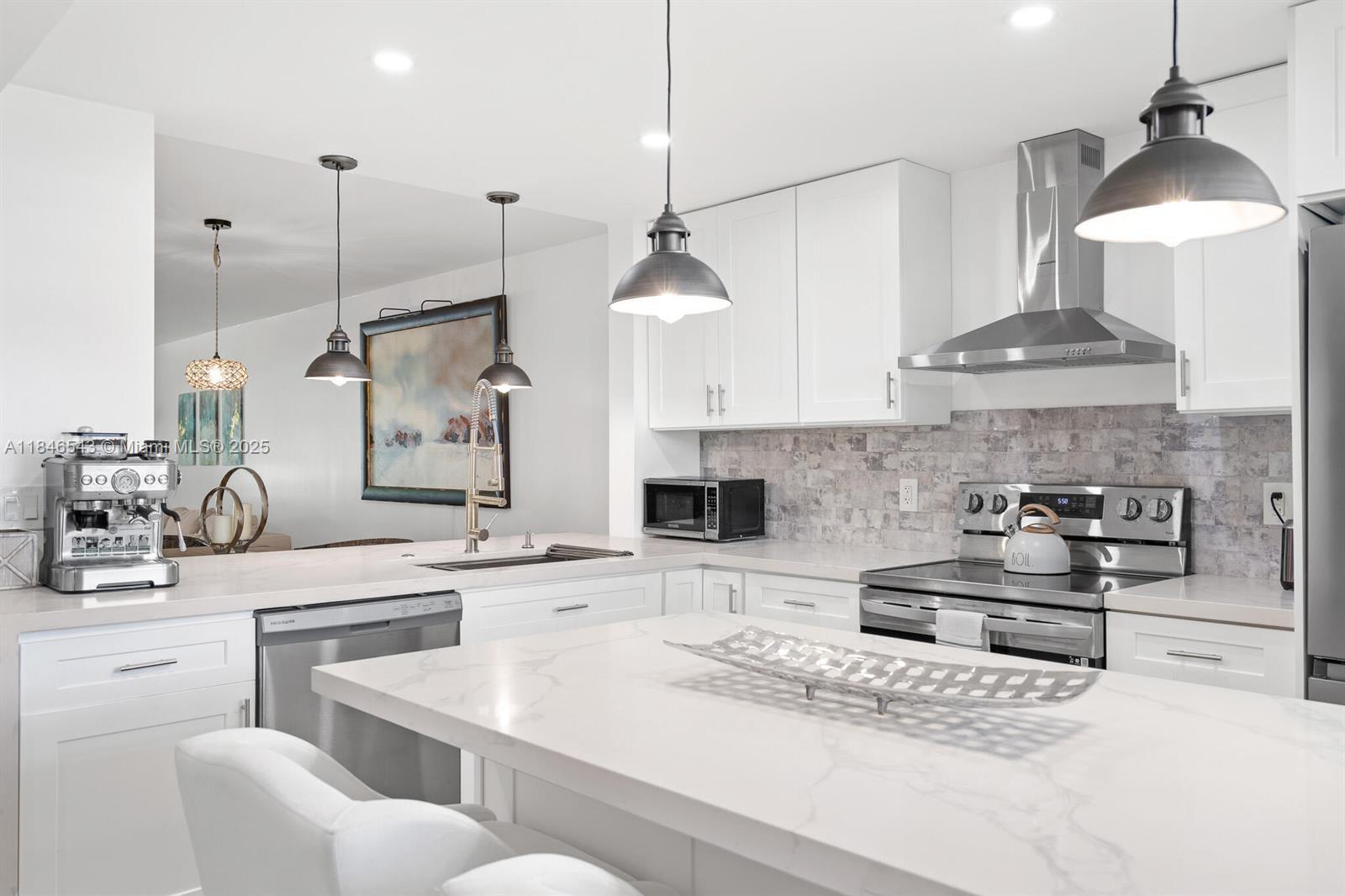 555 Banyan Tree Ln 206  Delray Beach FL 33483 photo