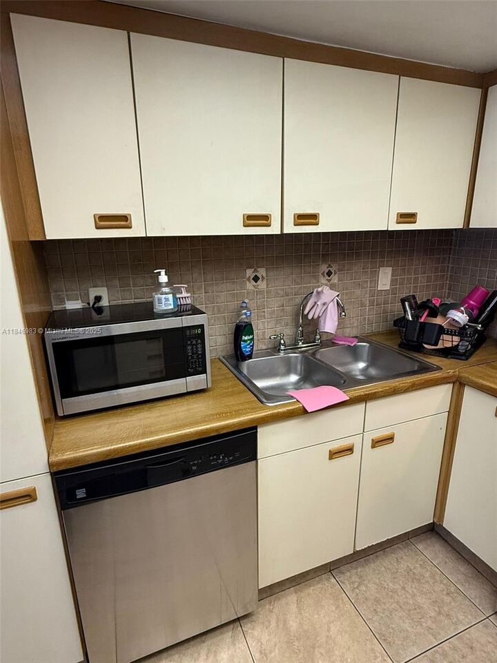 Property Photo: 9015 SW 125th Ave N204 FL 33186