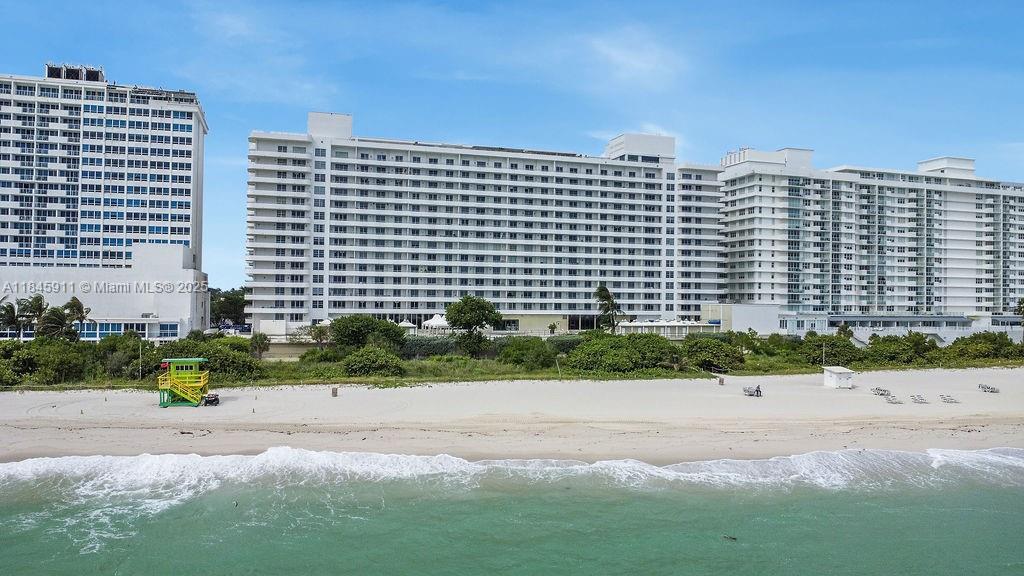 Property Photo: 5555 Collins Ave 4W FL 33140