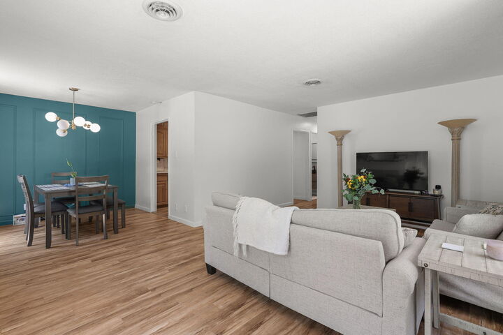 Property Photo: 2155 Paris Avenue CA 96001