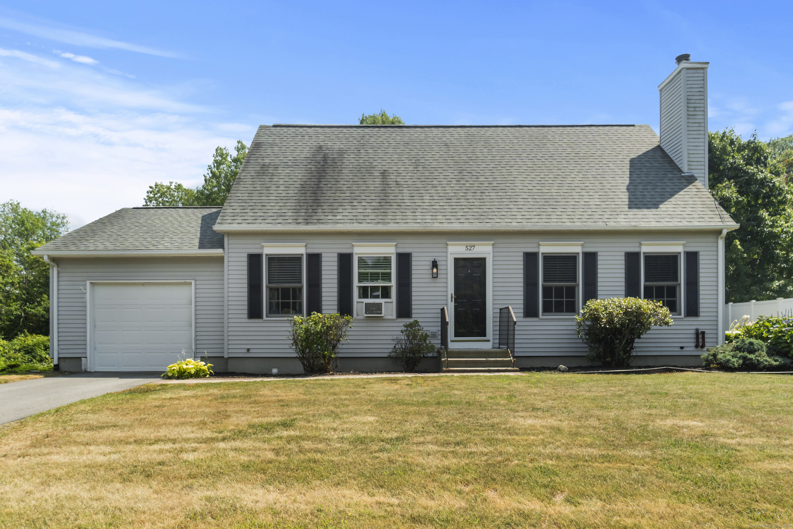 Property Photo: 527 New London Road CT 06355