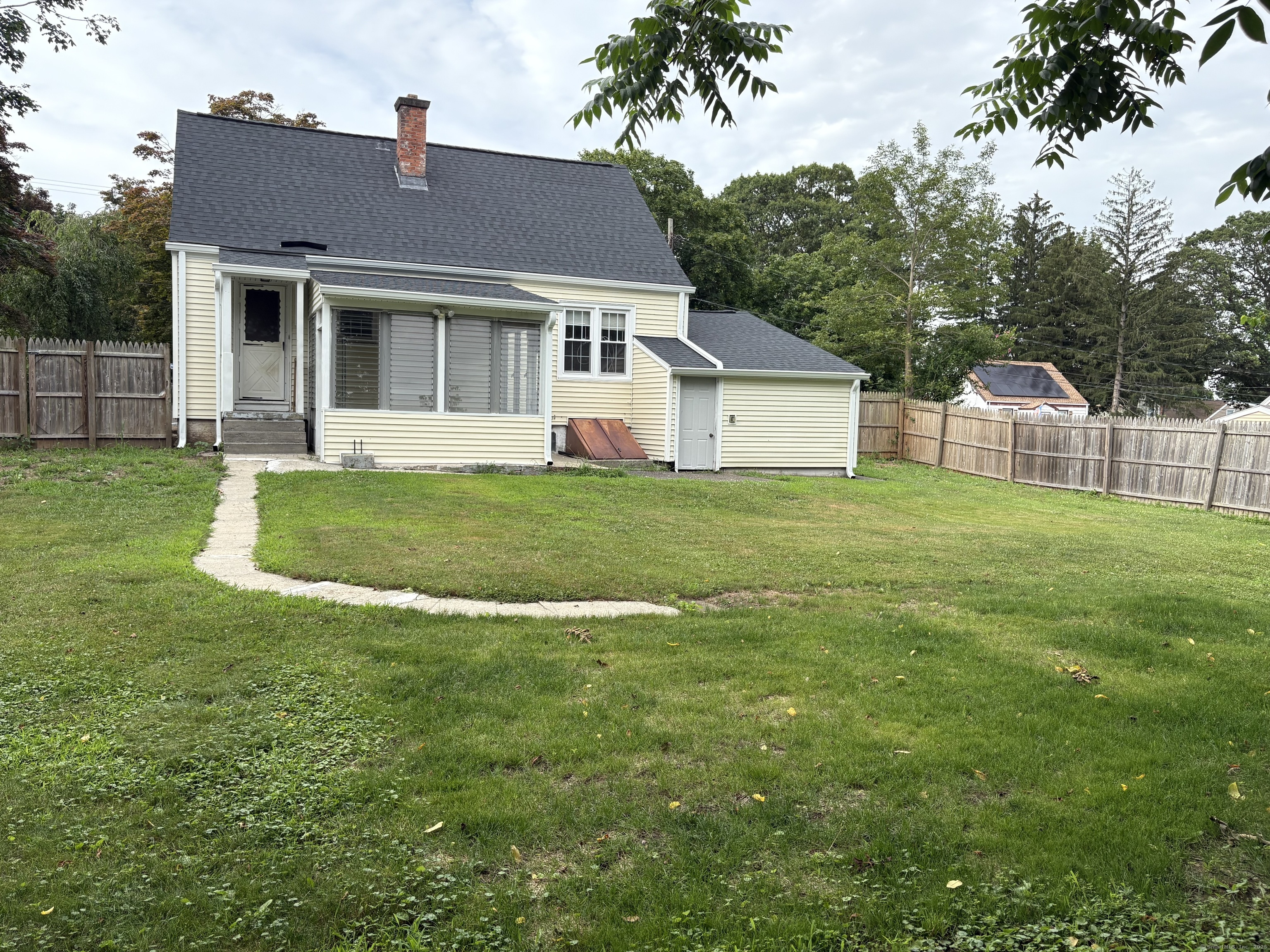 Property Photo: 39 Calvert Place CT 06606