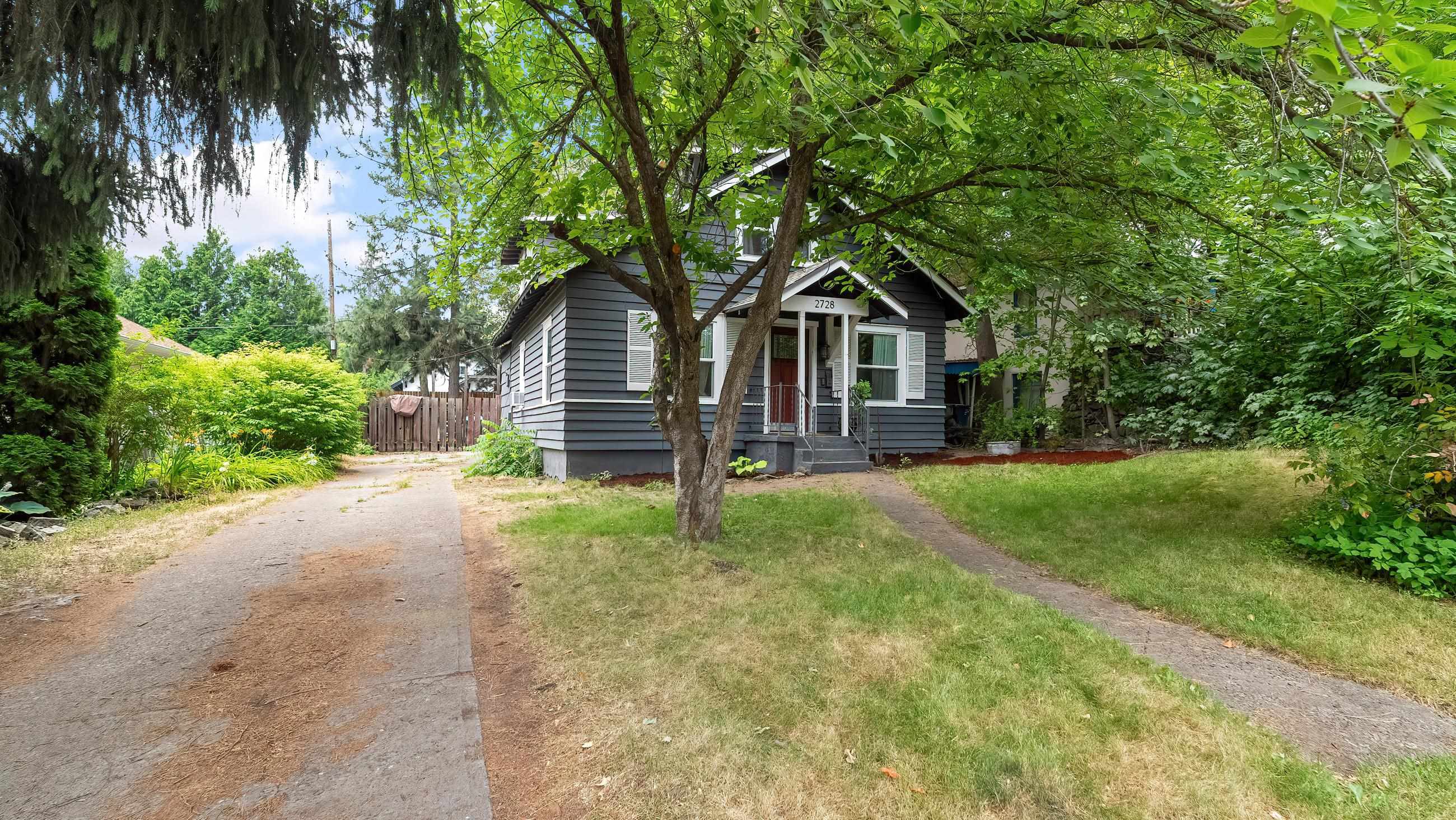 Property Photo:  2728 E 15th Ave  WA 99223 