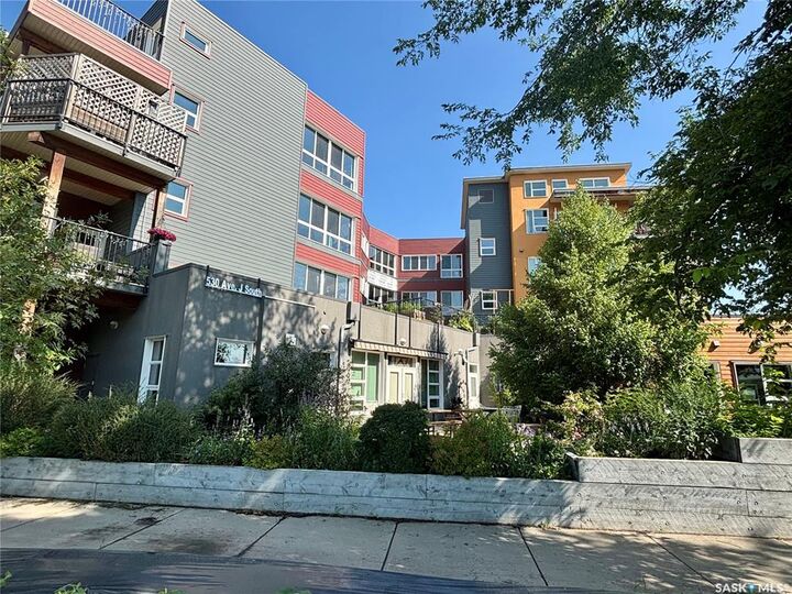Property Photo: 530 J Avenue S 306 SK S7M 2A8