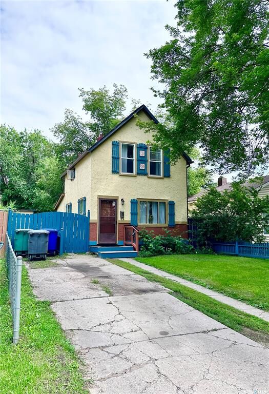 1026 L Avenue N  Saskatoon SK S7L 2R8 photo