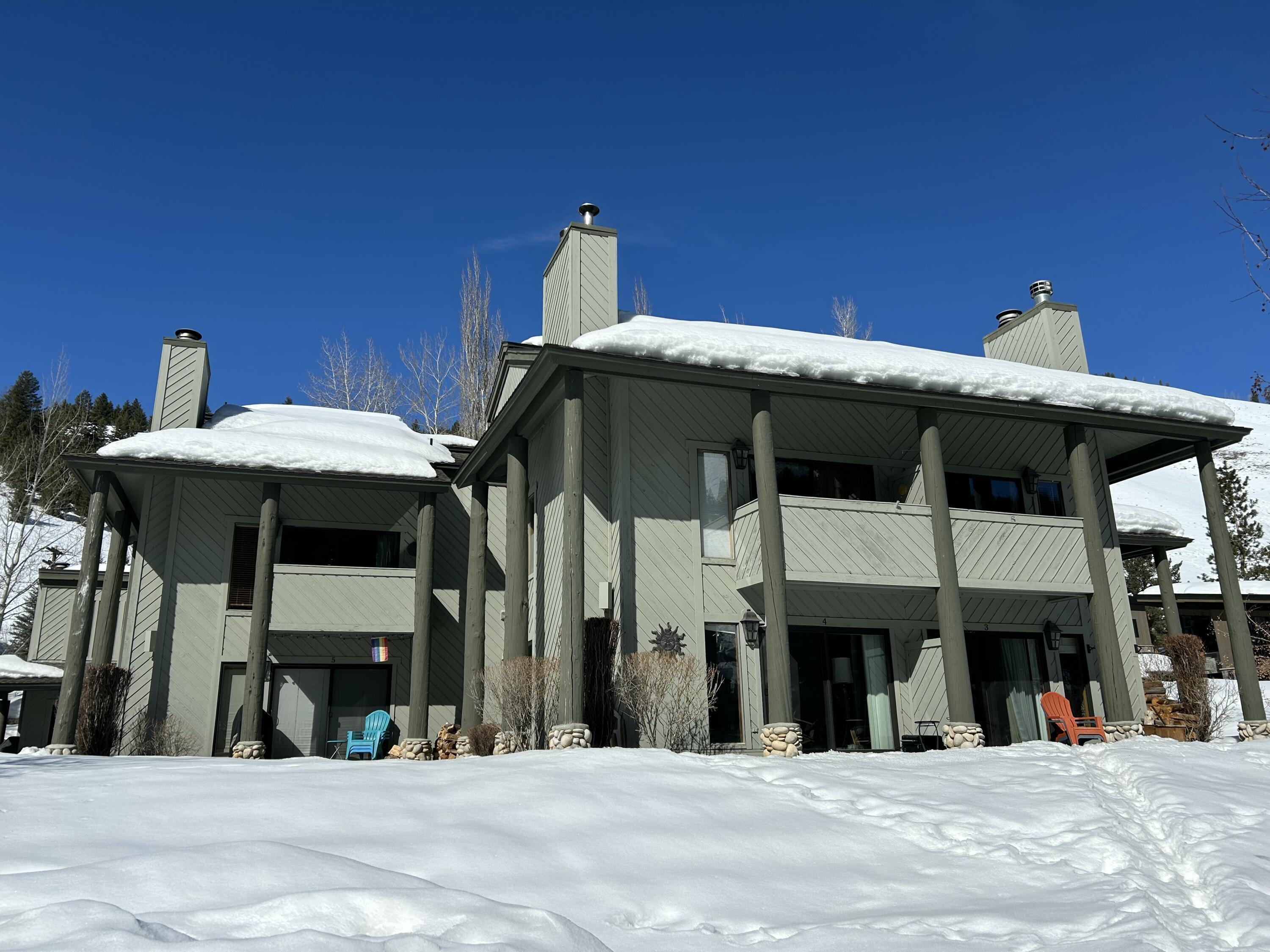Property Photo:  220 Picabo St 4A  ID 83340 