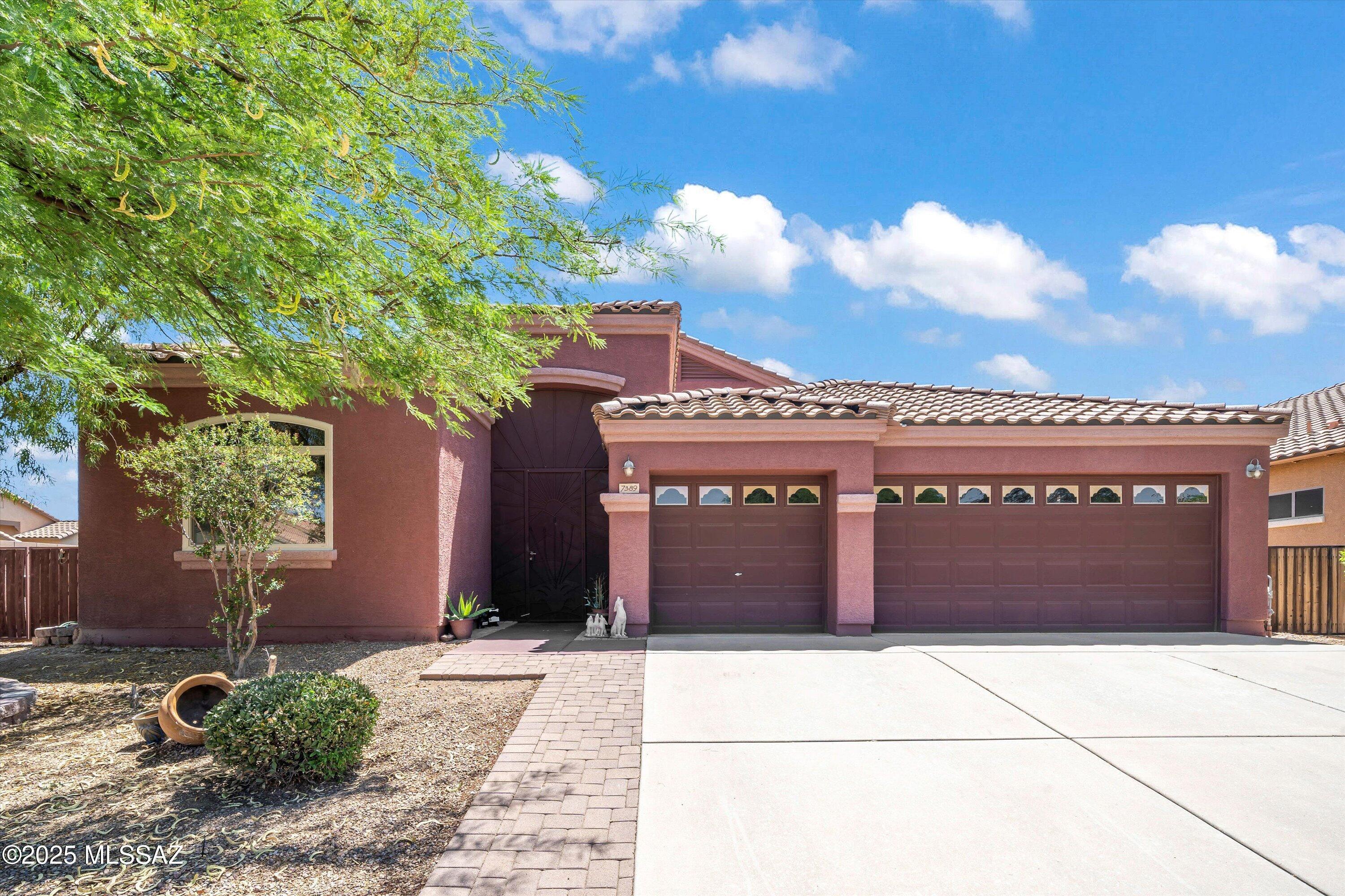 Property Photo: 7389 S Silky Willow Drive AZ 85747
