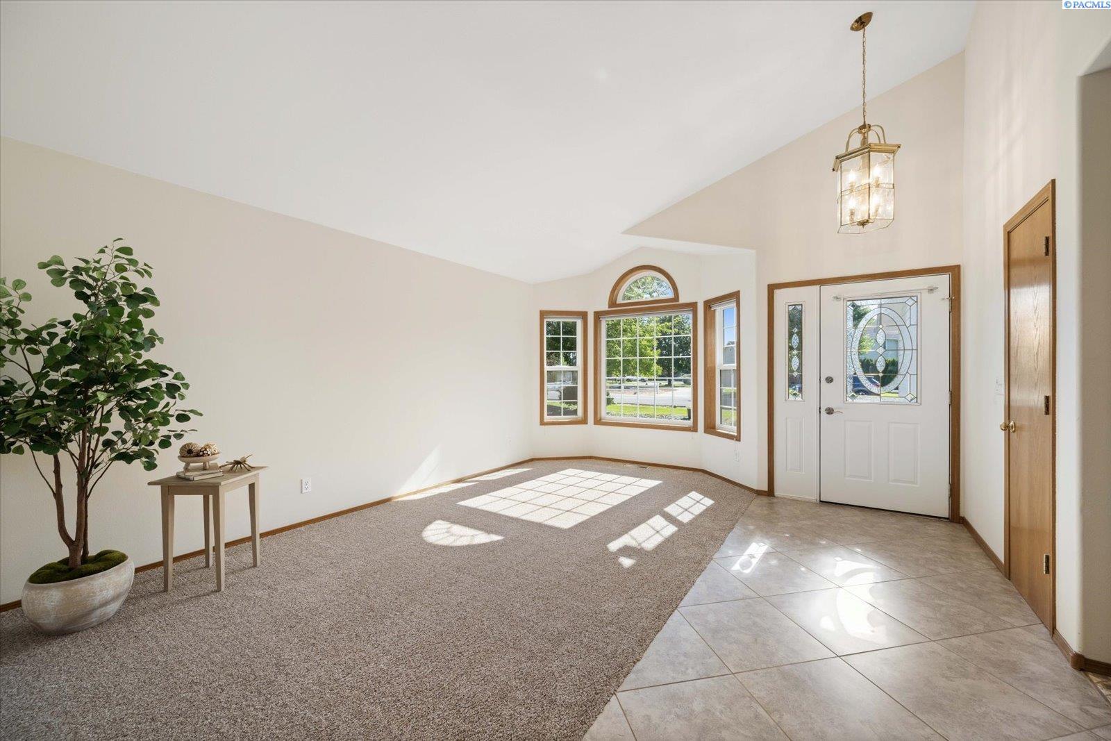 Property Photo: 4005 Cascade Drive WA 99353