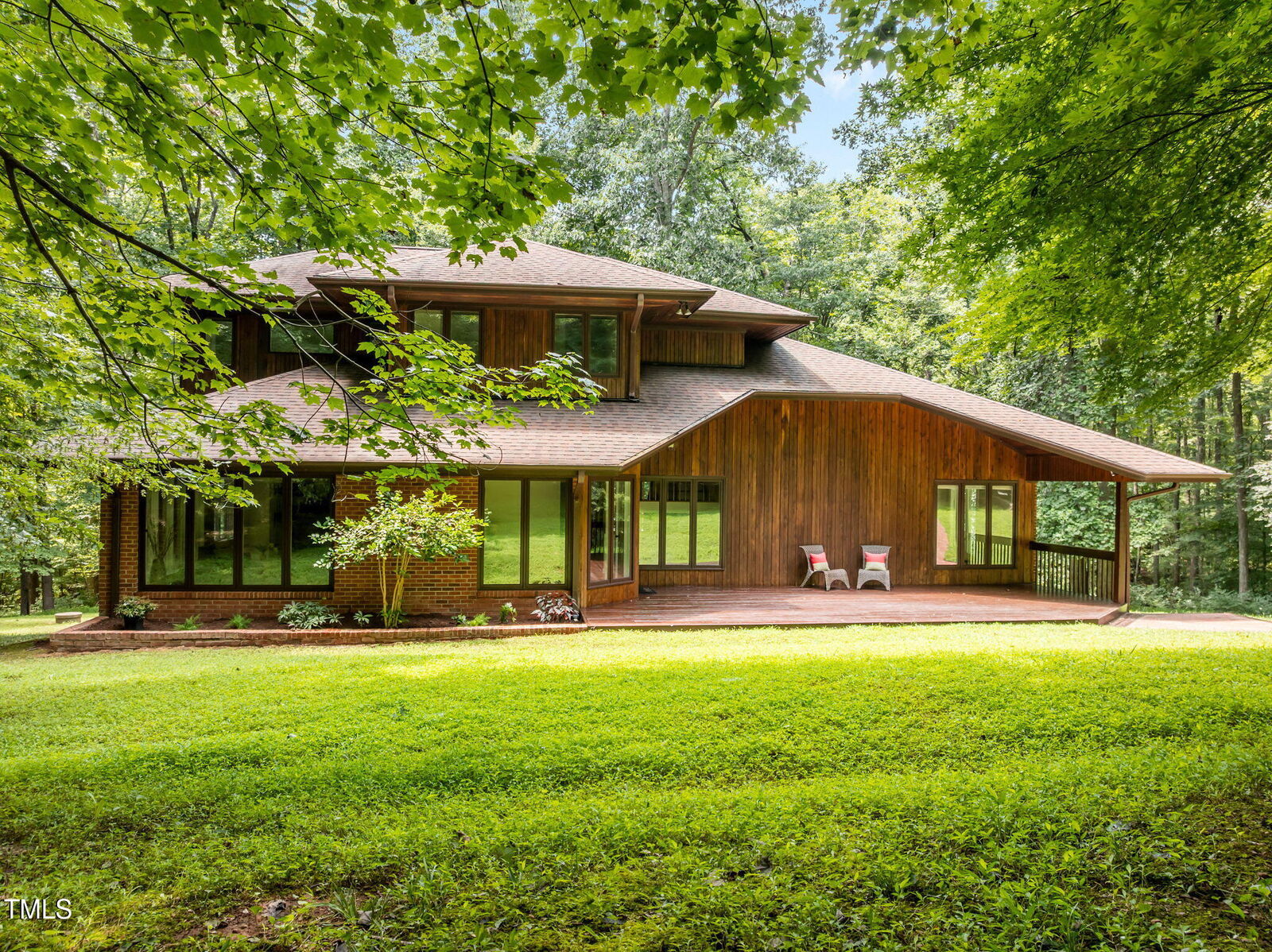 Property Photo: 801 Creekstone Drive NC 27516