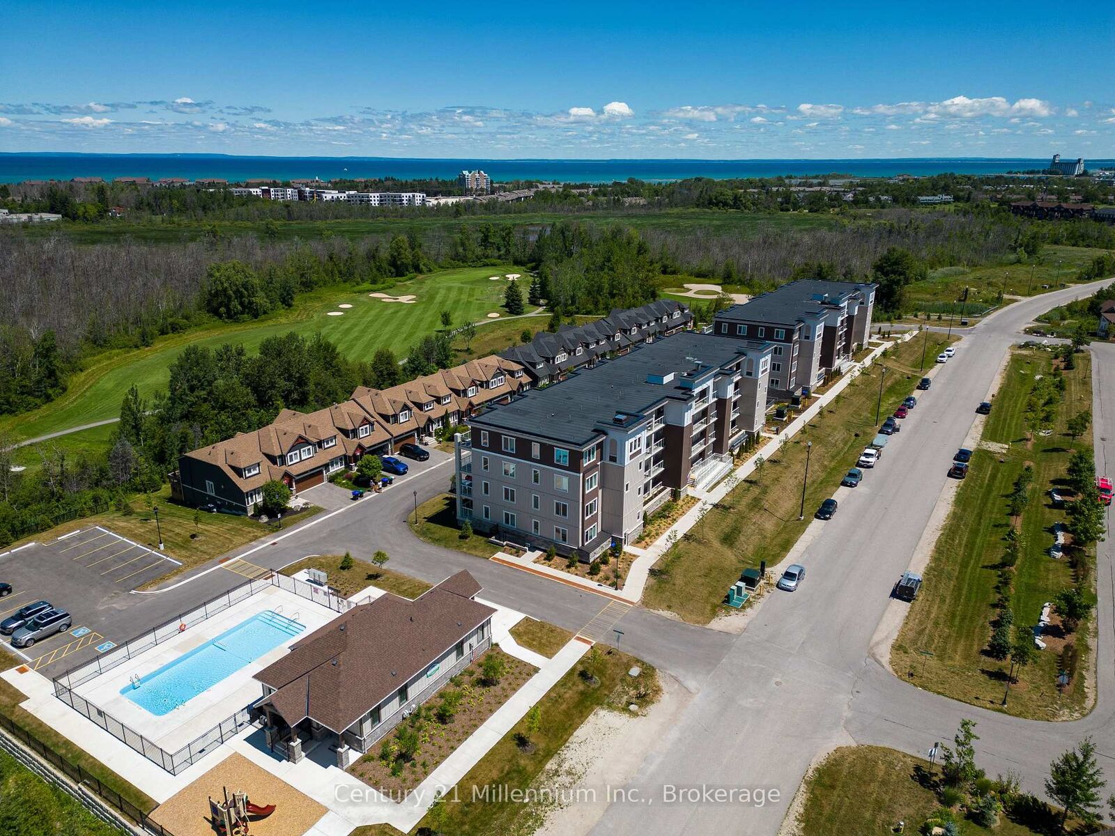 Photo de la propriété:  17 Spooner Crescent 205  ON L9Y 1T3 