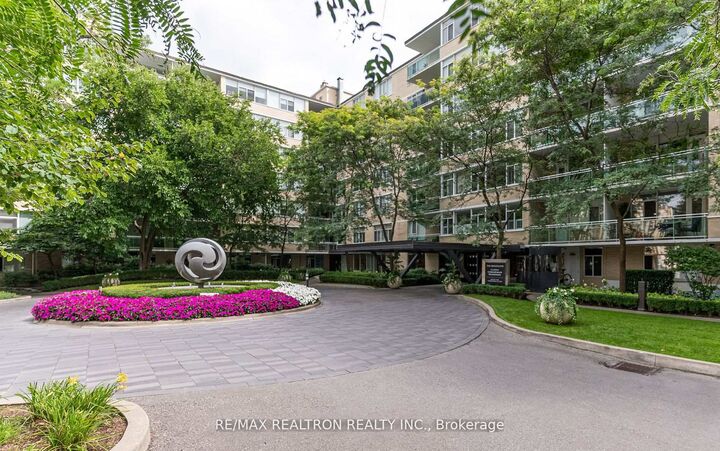 Photo de la propriété: 1 Benvenuto Place 224 ON M4V 2L1