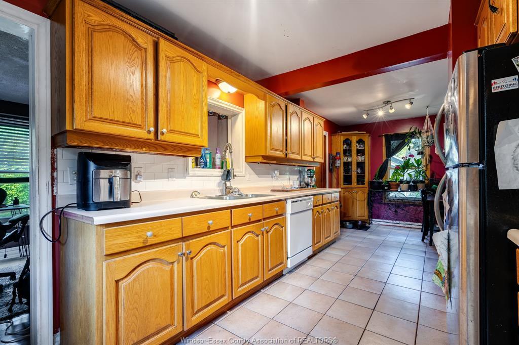 Photo de la propriété:  115 Maple Avenue  ON N9J 1N7 