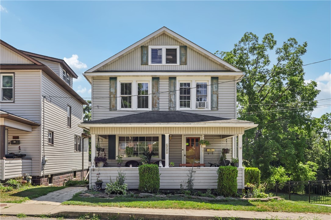 Property Photo: 612 Lafayette St PA 16242