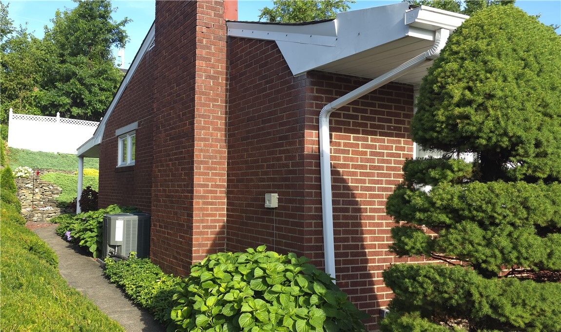 Property Photo:  211 Hester Ave  PA 15136 