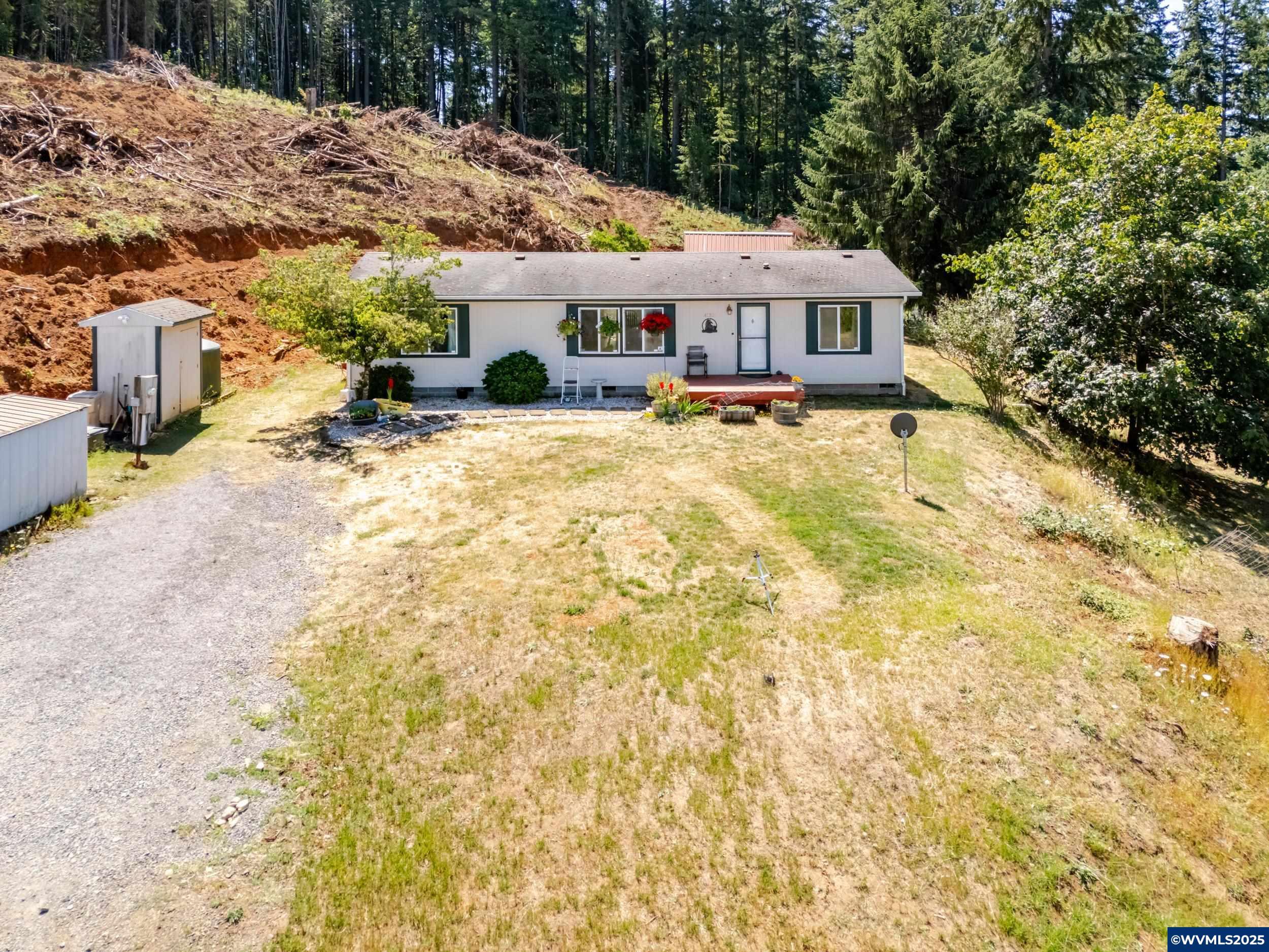 Property Photo: 41320 N Keel Mountain Dr OR 97355