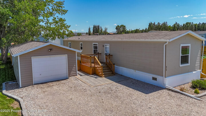 Property Photo: 212 3rd Street SW ND 58622